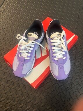 Nike women’s Lavender and black Retro Runner Sneakers